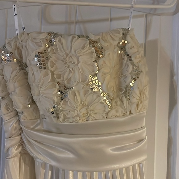 Girls grad dress size 11 speechless - Picture 2 of 5